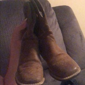 Ariat kids boot size 11